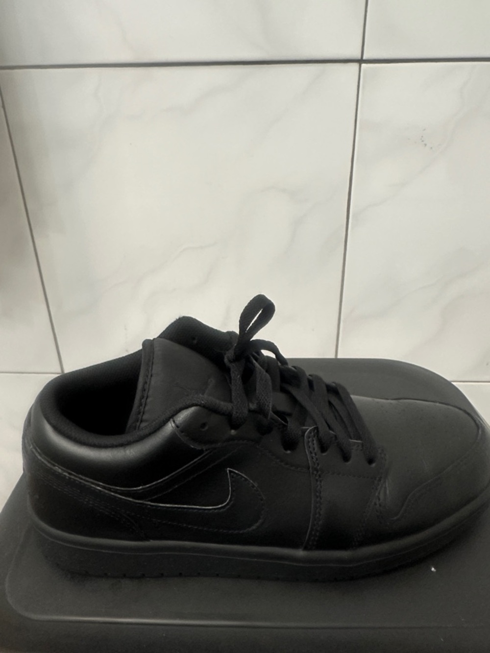 Nike Air Jordan 1 Low - Picture 7 of 14